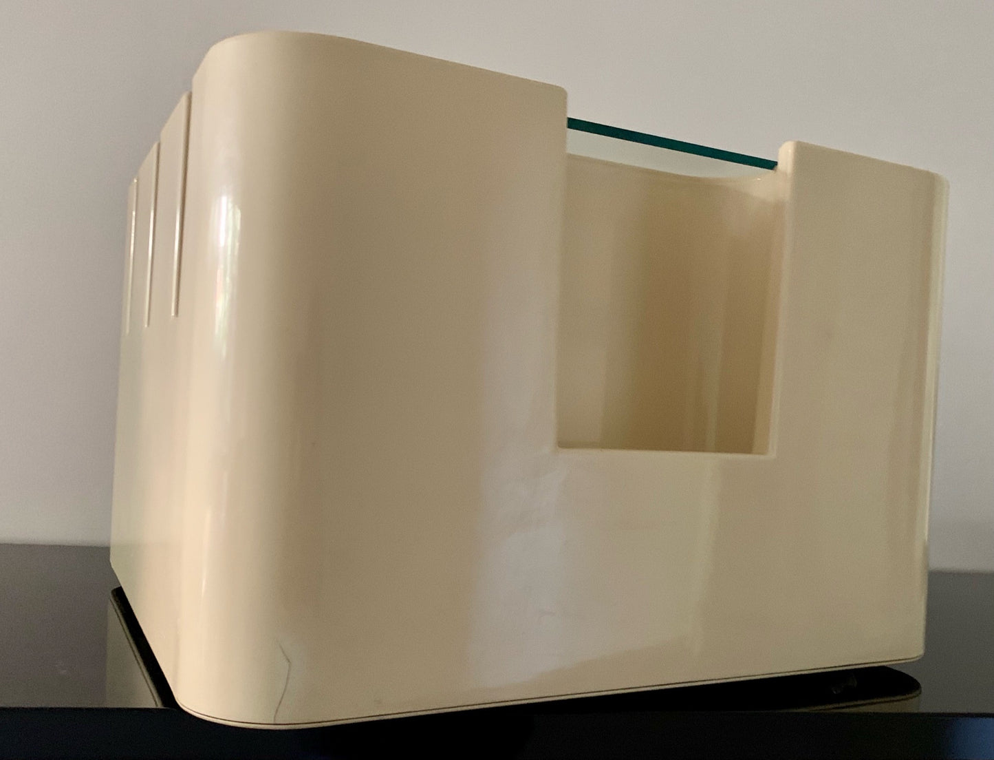 Mobile Bar Bacco Sergio Mazza for Artemide Italy 1967 beige ABS
