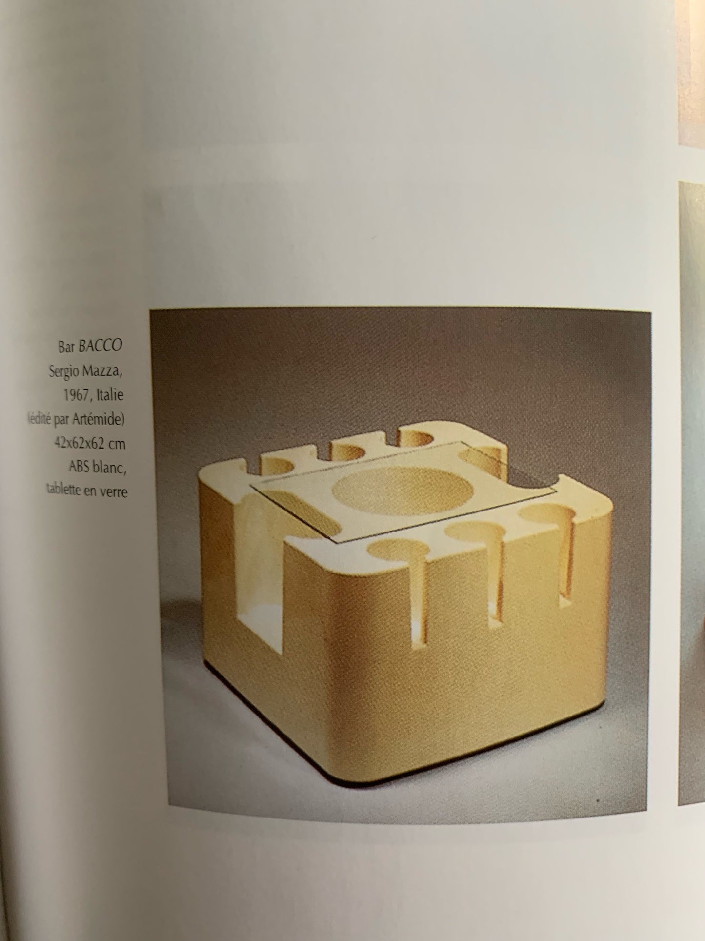 Mobile Bar Bacco Sergio Mazza for Artemide Italy 1967 beige ABS