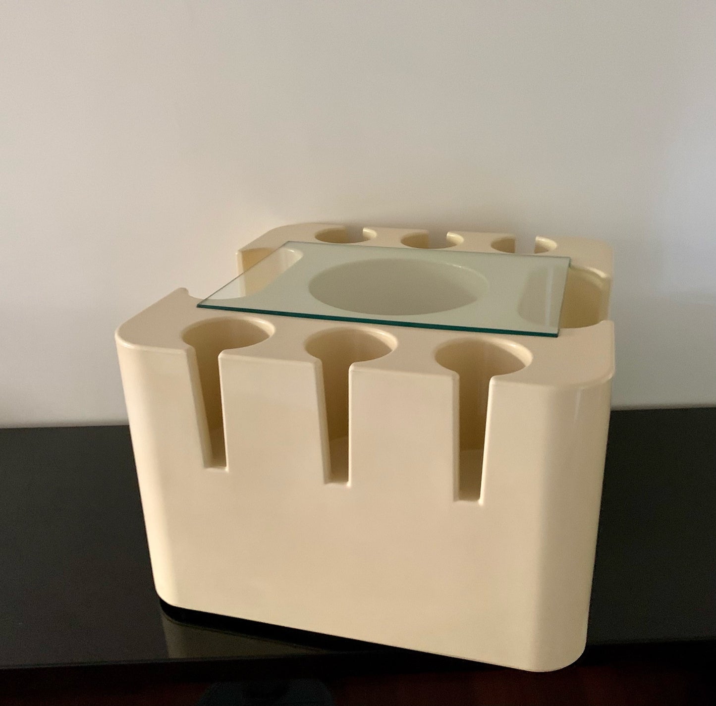 Mobile Bar Bacco Sergio Mazza for Artemide Italy 1967 beige ABS