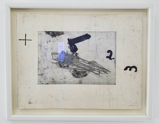 Un vase de terre crue et le T du nom de Tàpies (Pl 1)