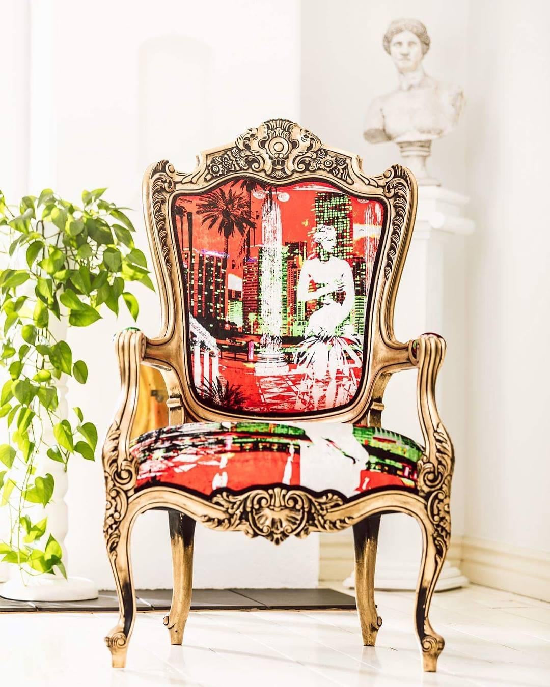 Red illusion Antique Chair