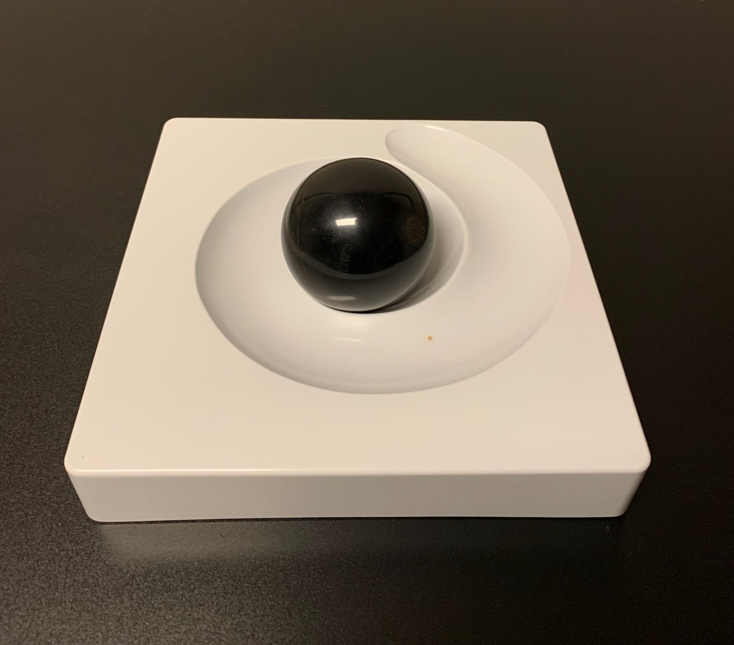 Ashtray Spyros by Artemide