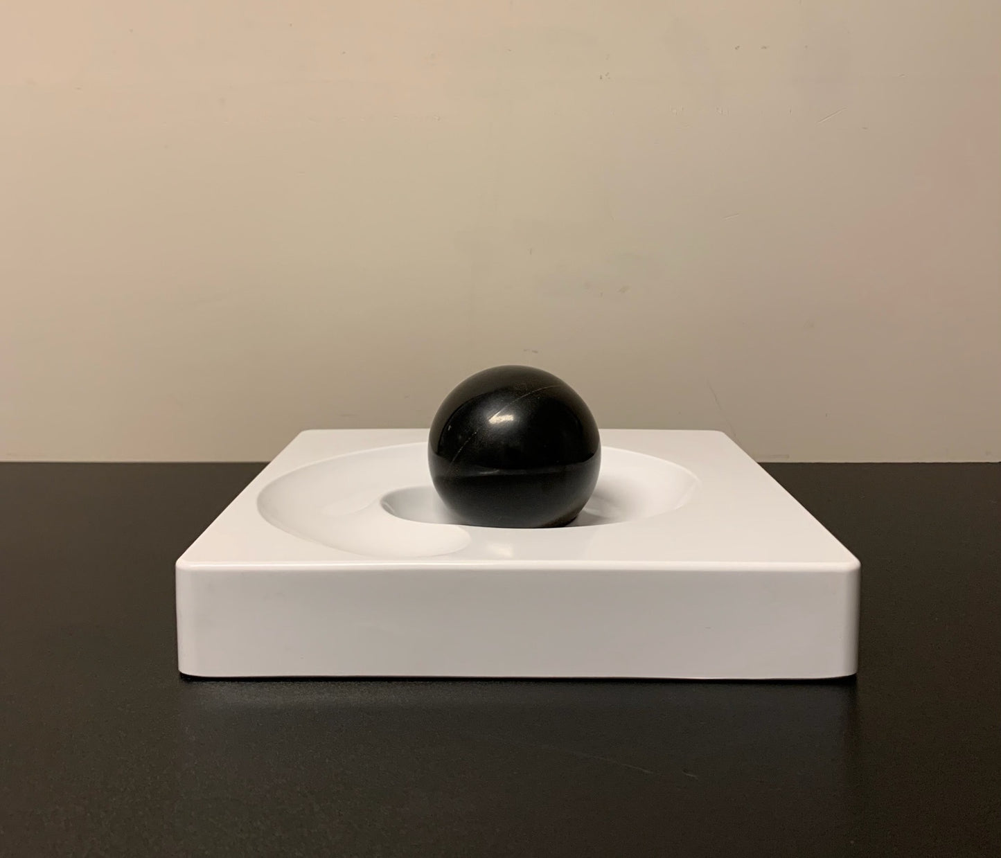 Ashtray Spyros by Artemide
