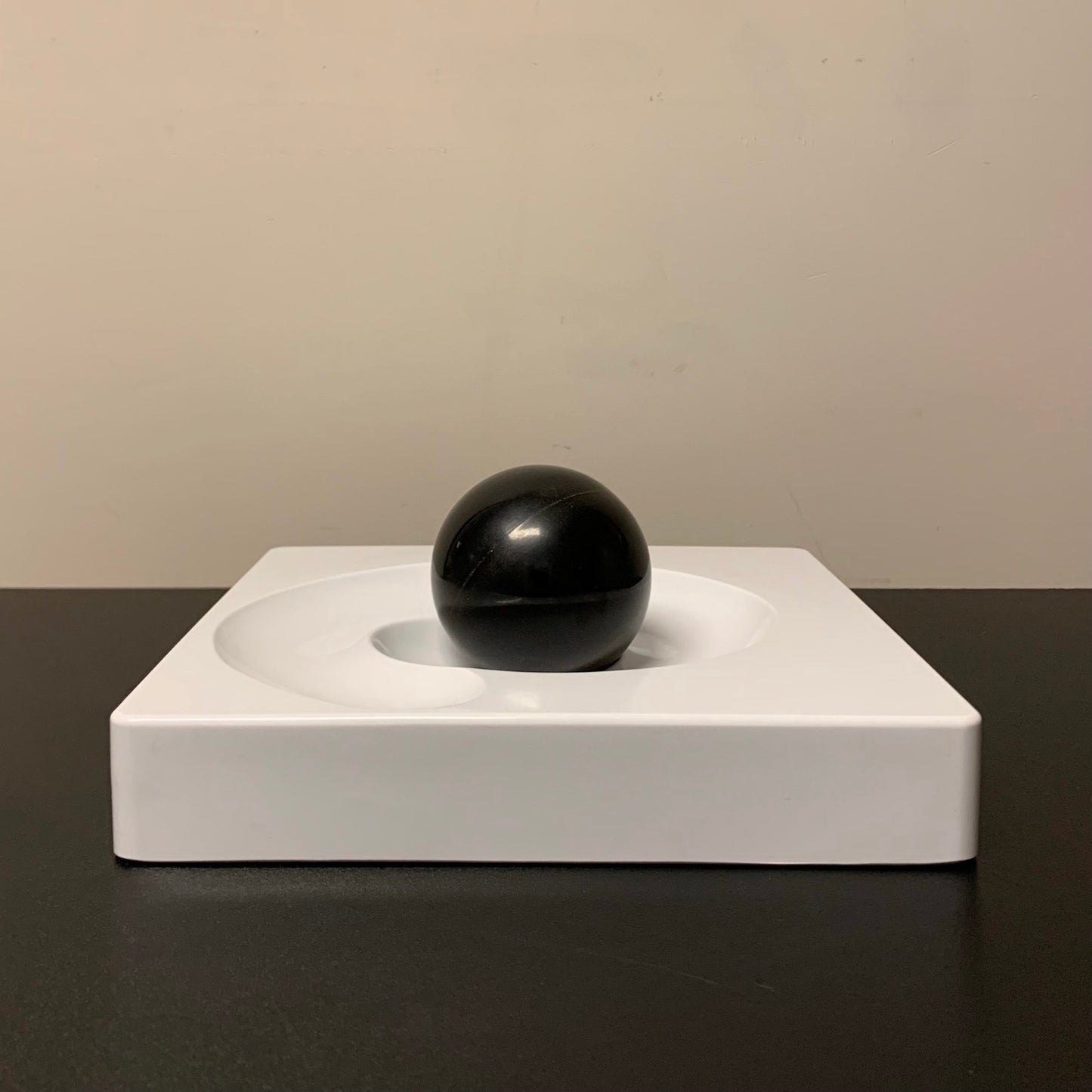 Ashtray Spyros by Artemide