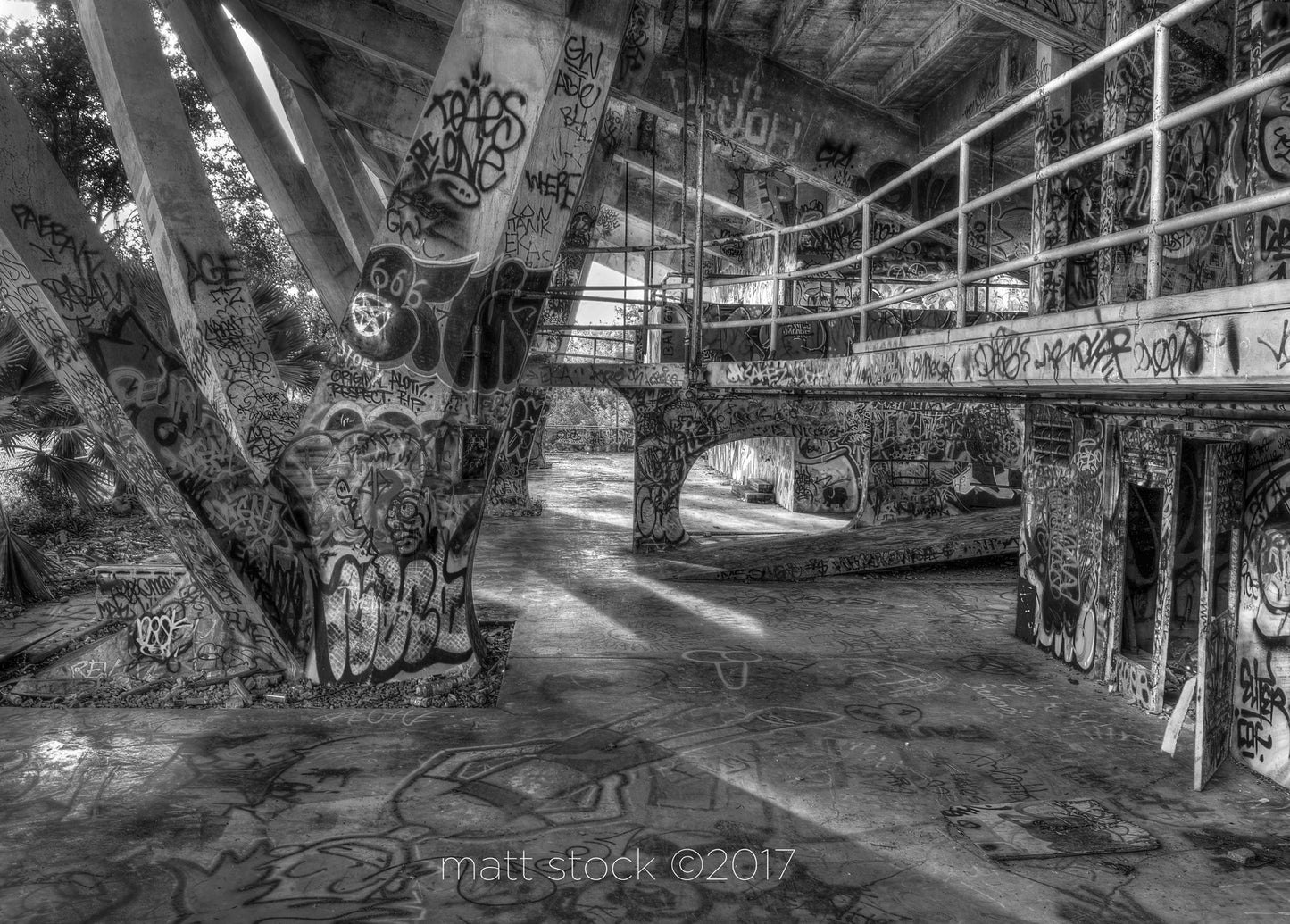 Welcome to the stadium (B&W)