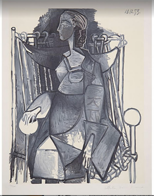 Femme assise dans un fauteil